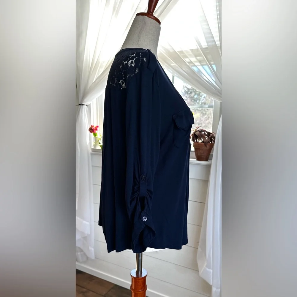 New York & Company Navy Top Size: Large